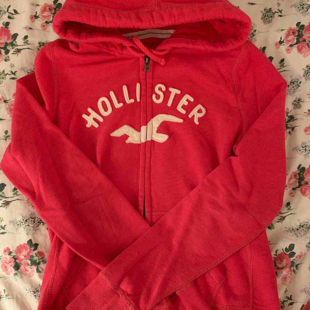 WOMEN’S HOLLISTER ZIP-UP HOODIE